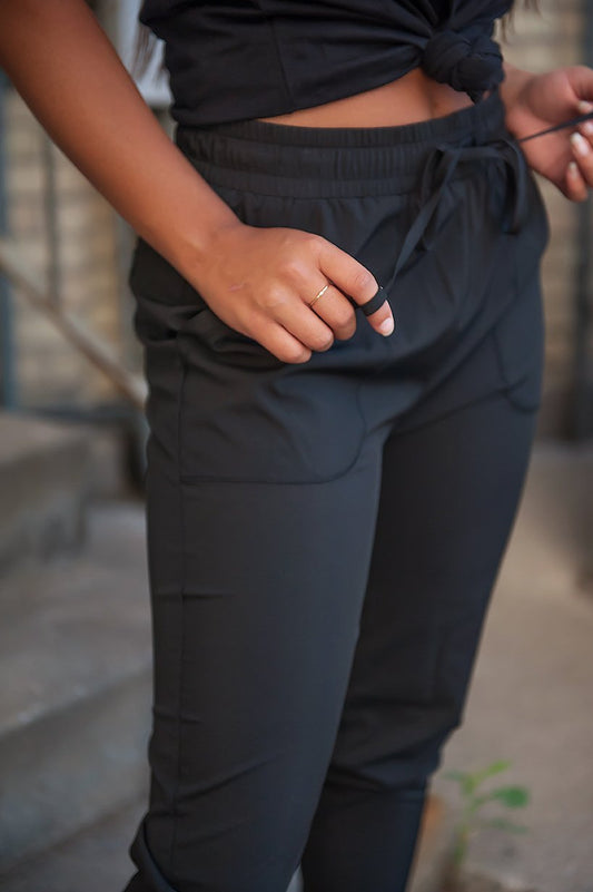 DT UPTOWN Lightweight Joggers in Black Lavender Danae